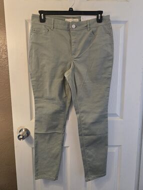 NWT Women's Light Sage Jeans